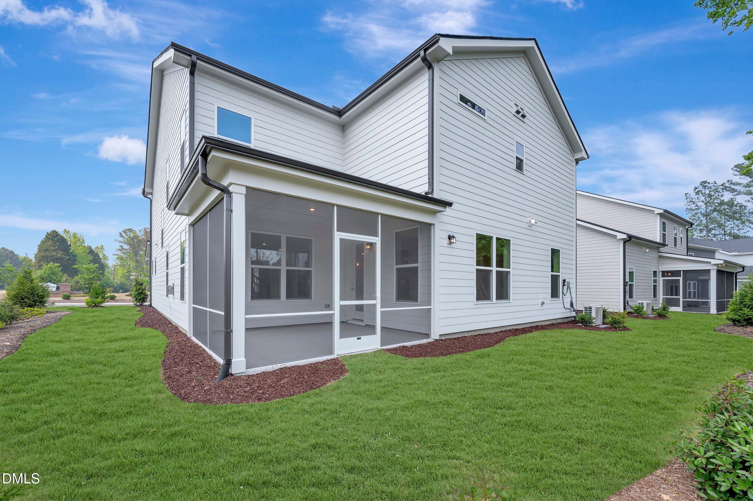 2511 Vetrina Way