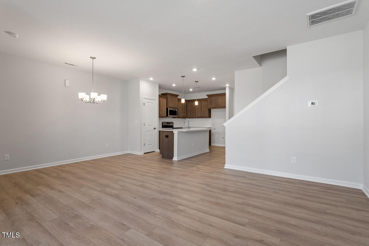 255 Chesapeake Commons Street 90