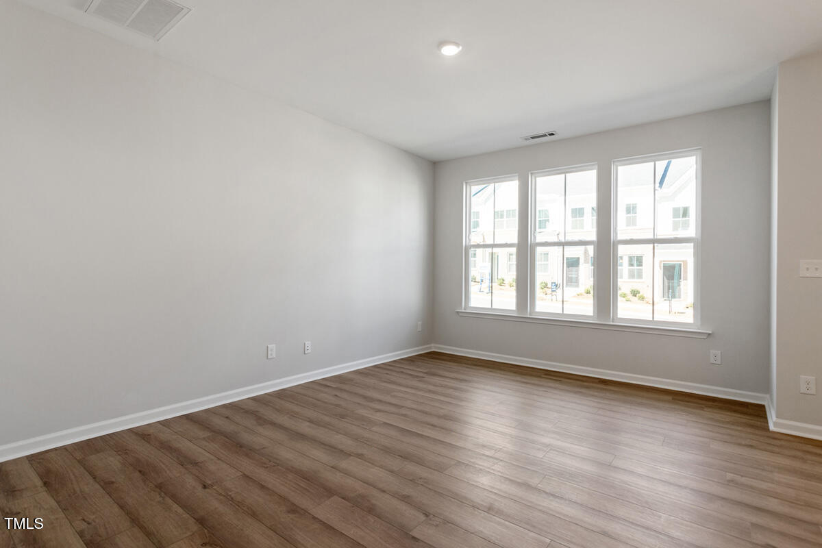 255 Chesapeake Commons Street 90
