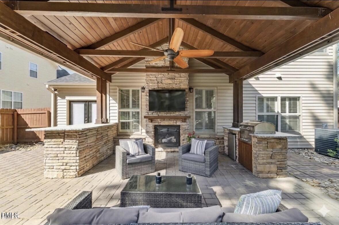 5325 Sapphire Springs Drive