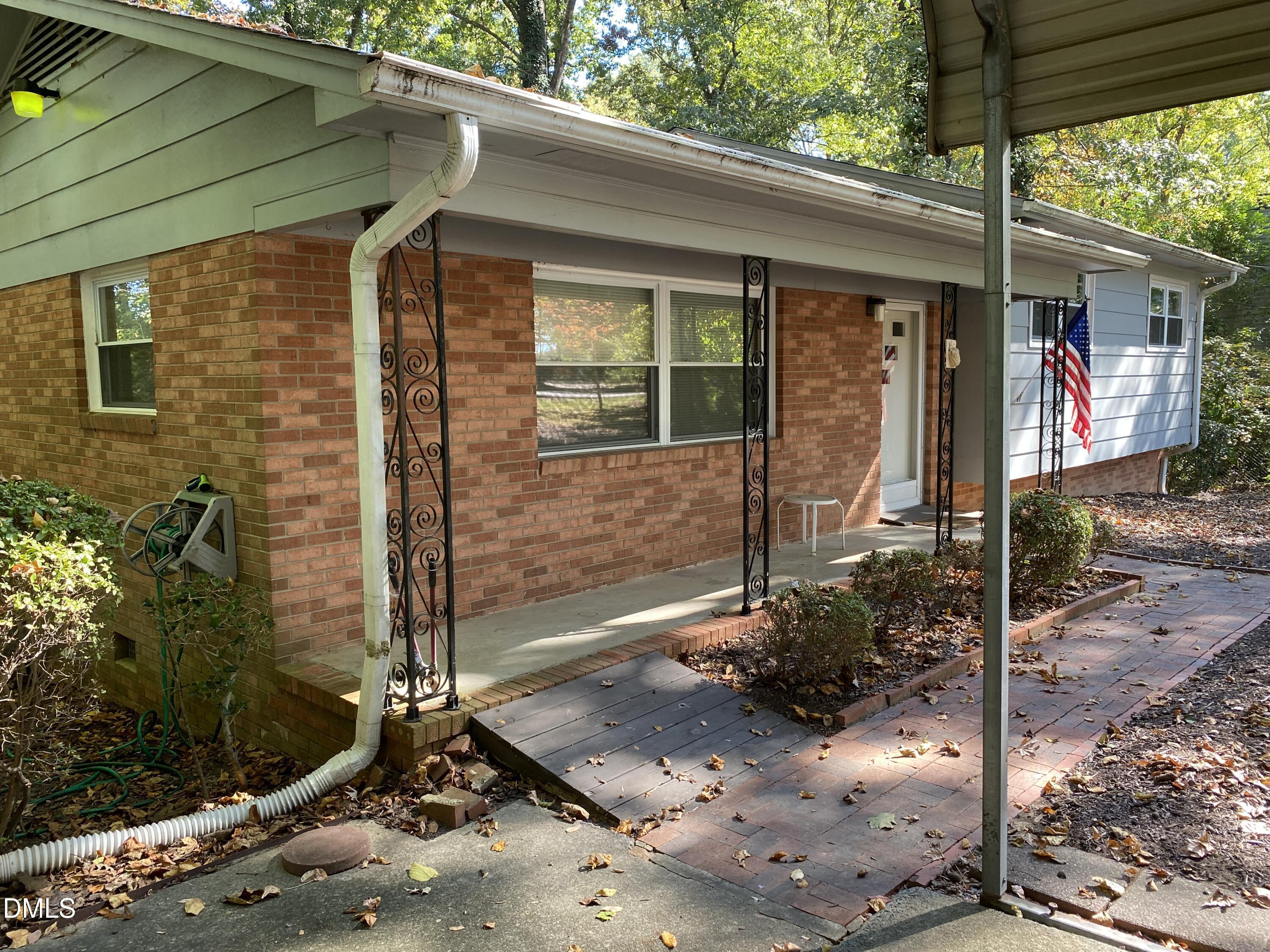 5022 Green Oak Drive