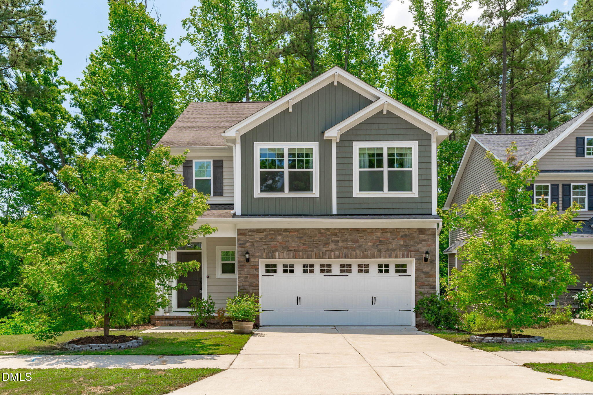 2215 Magnolia Tree Lane