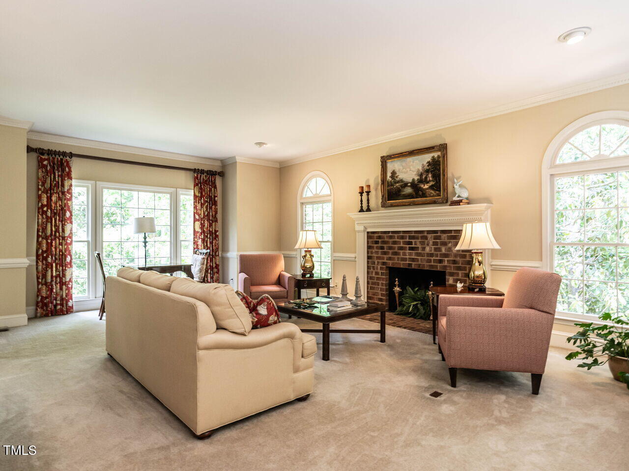 5317 Deep Valley