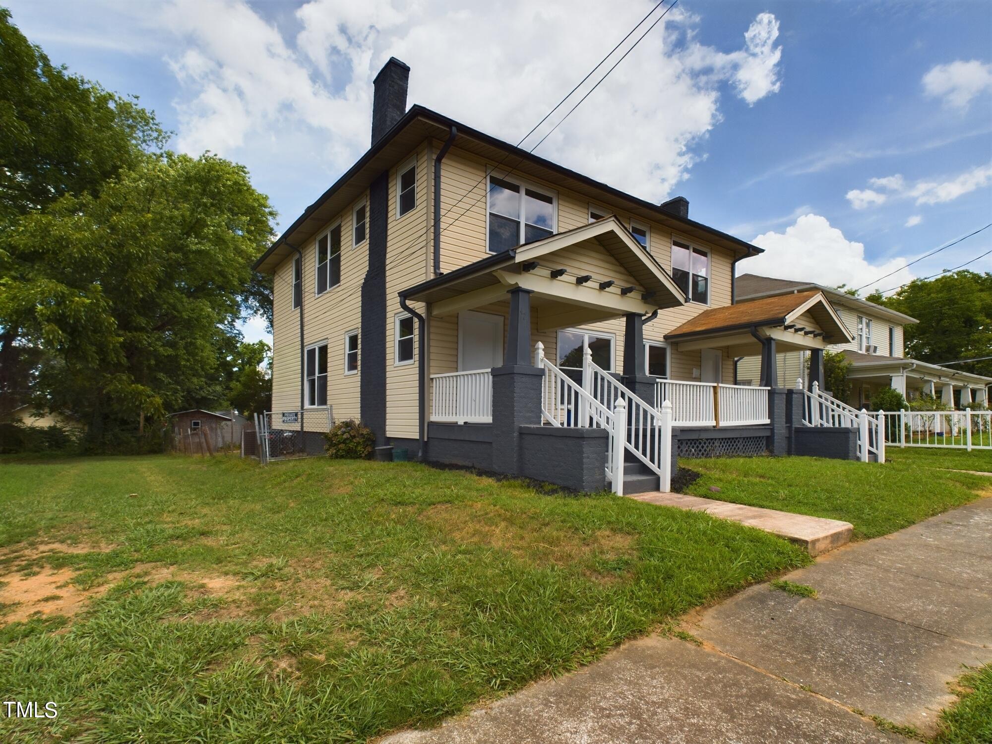 421 E 15th Street 421-423