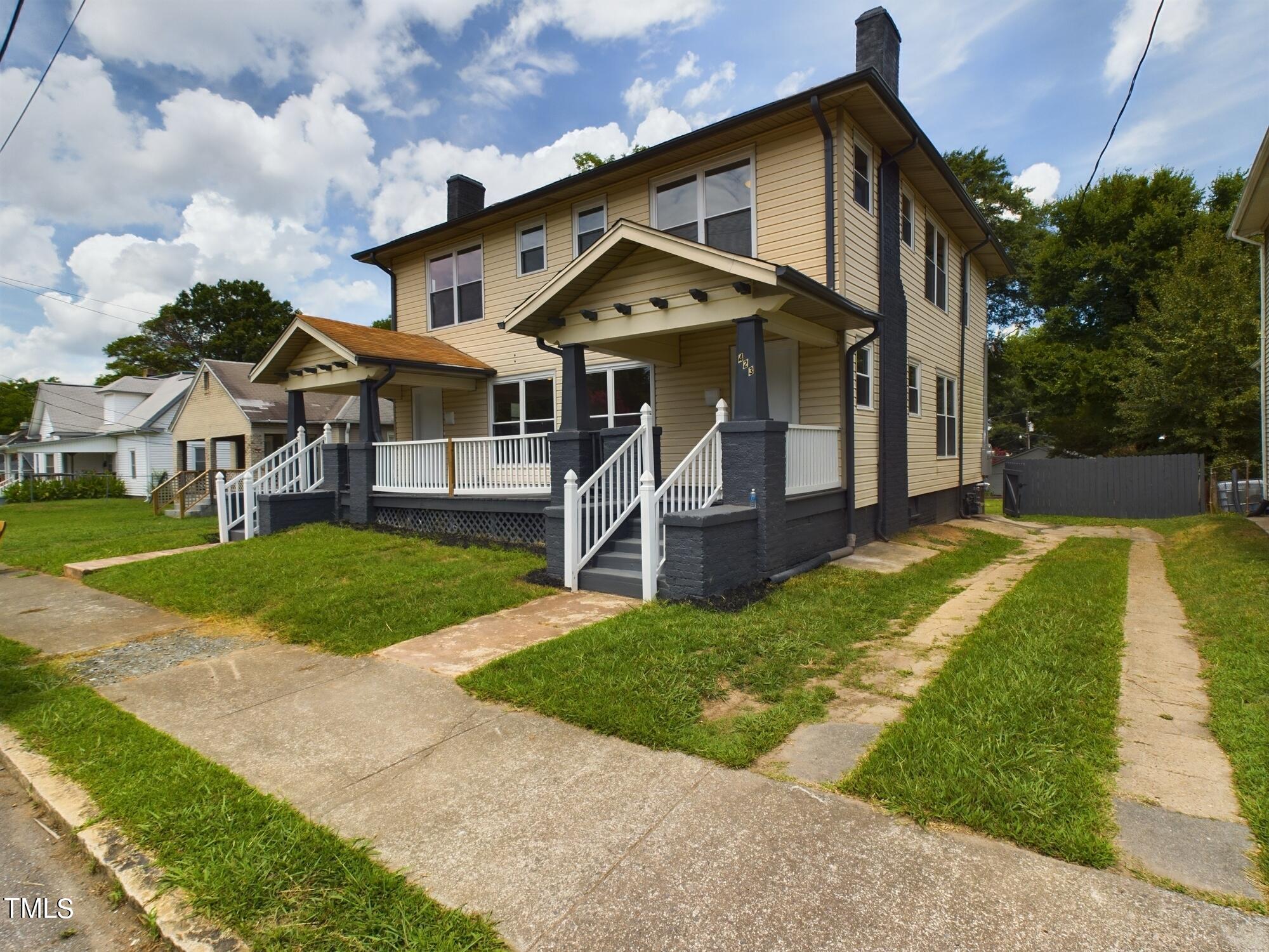 421 E 15th Street 421-423