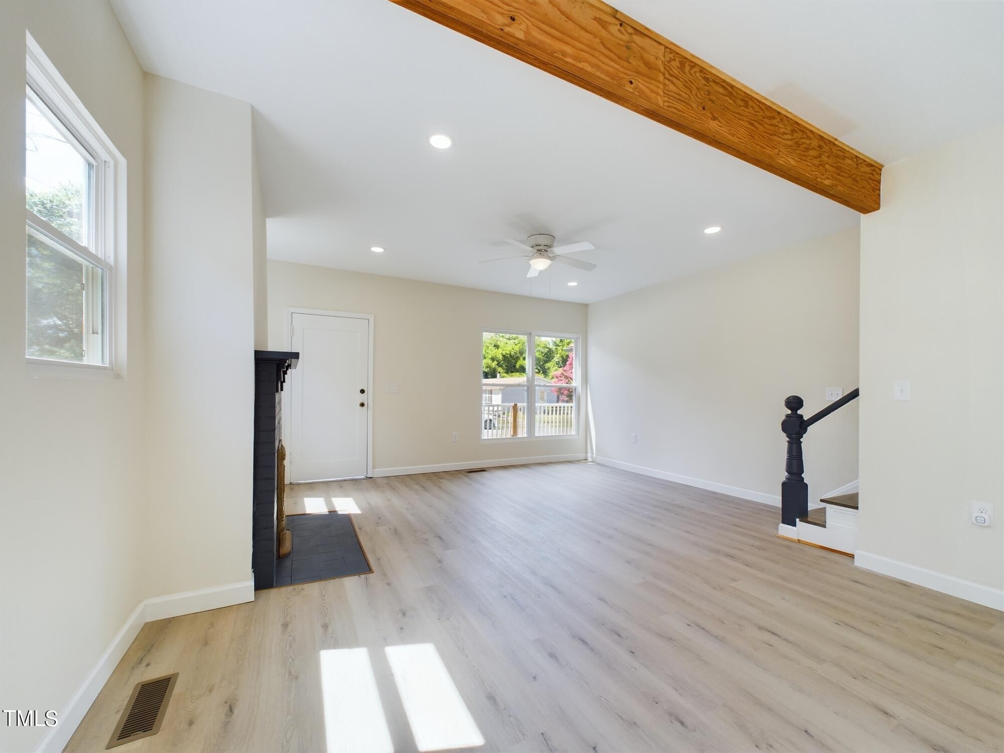 421 E 15th Street 421-423