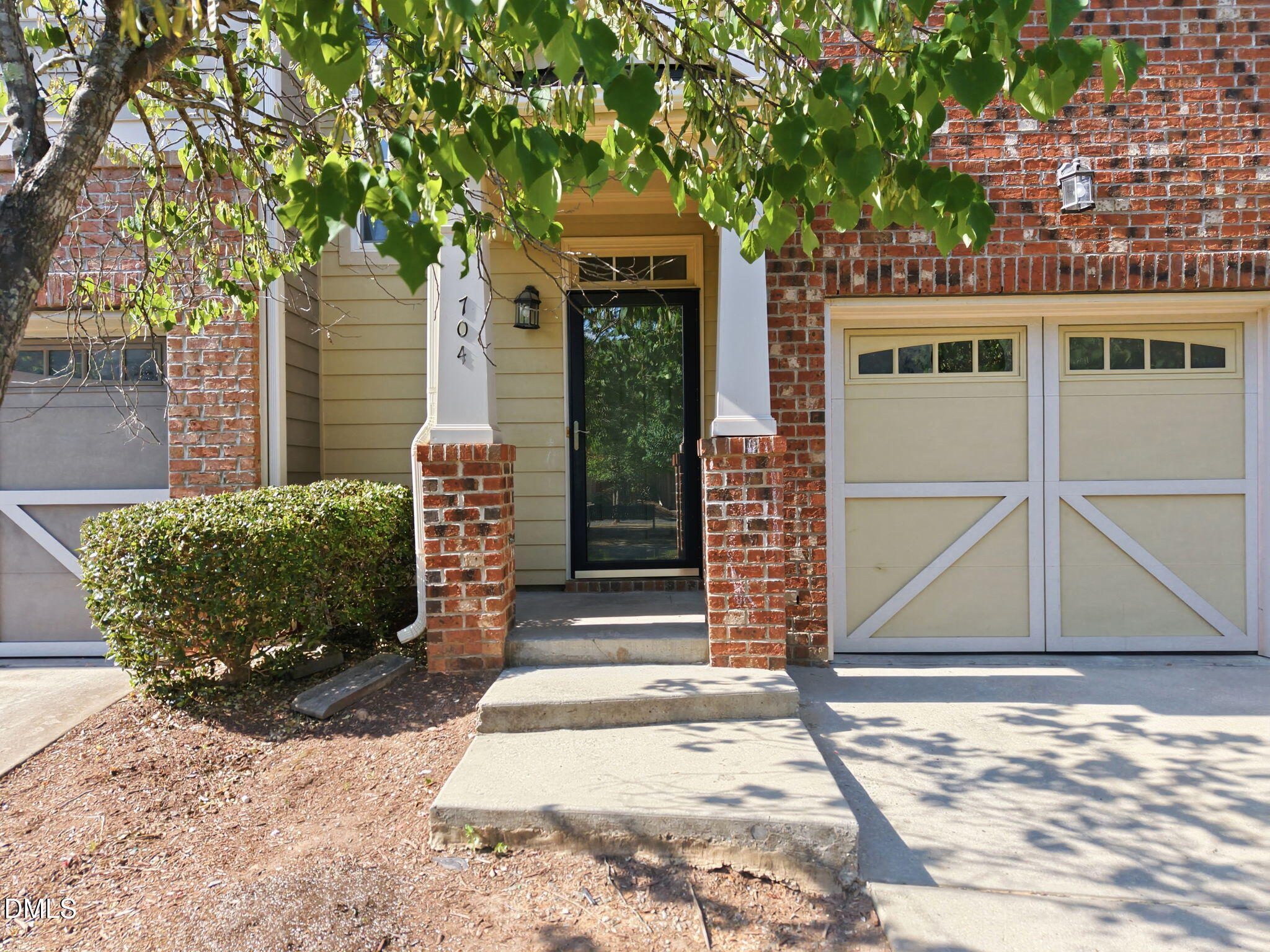 704 Mardonie Reach Lane
