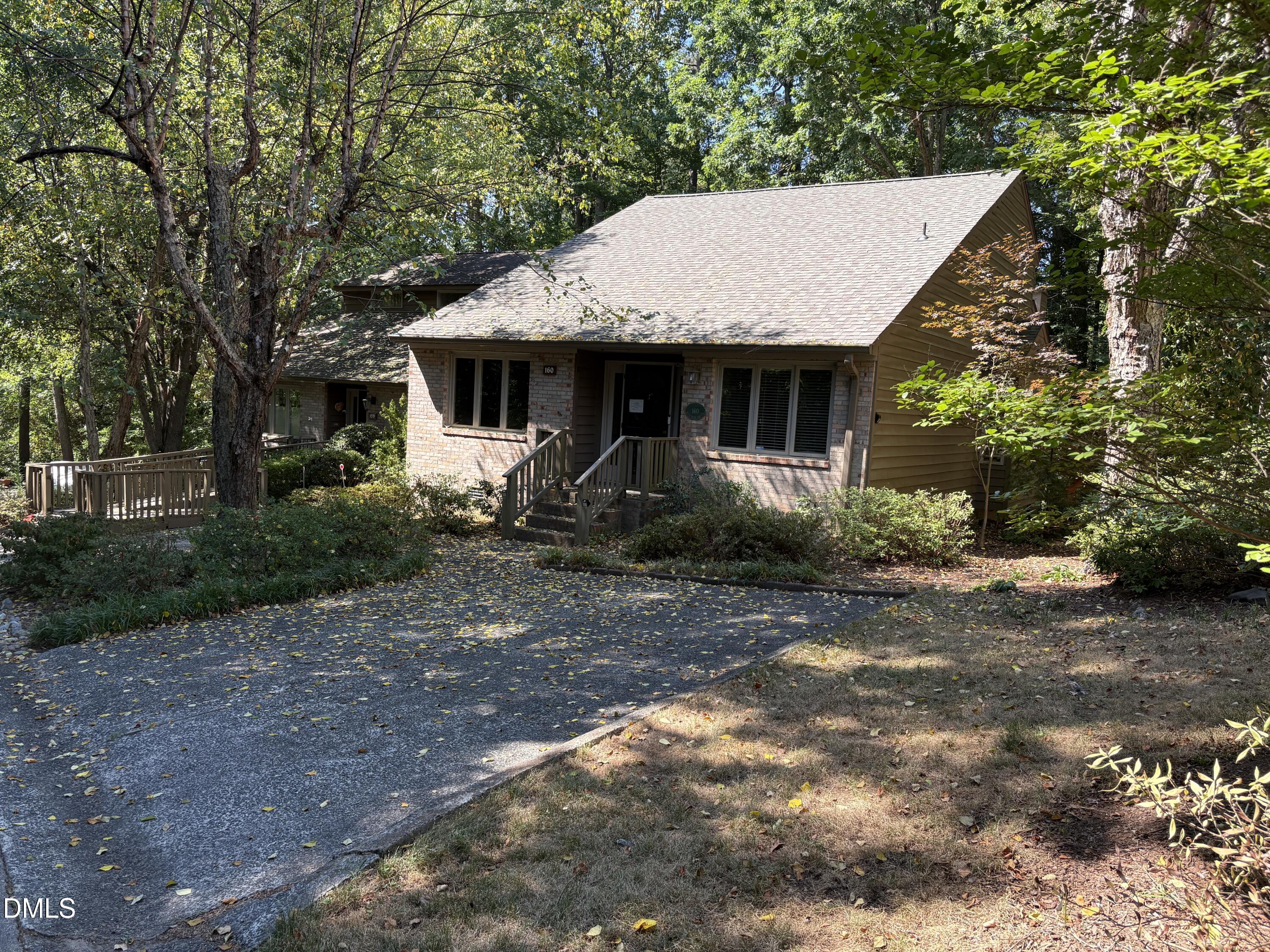 160 Montrose Drive