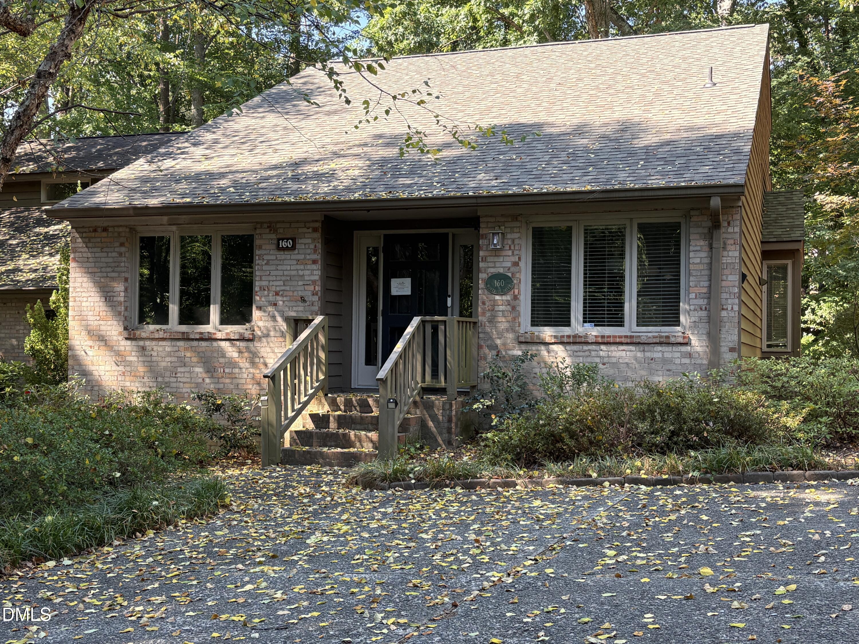 160 Montrose Drive