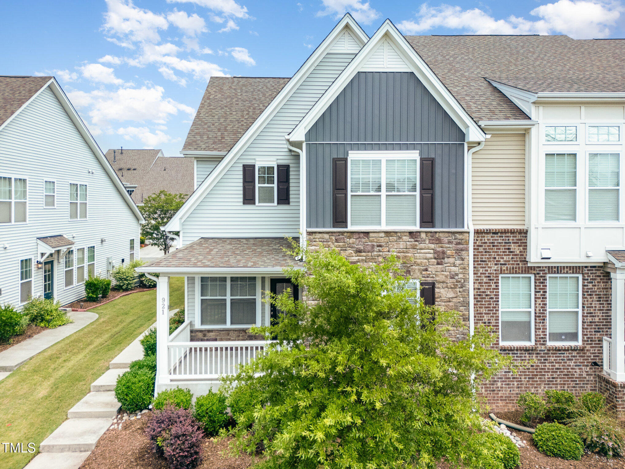921 Rosepine Drive