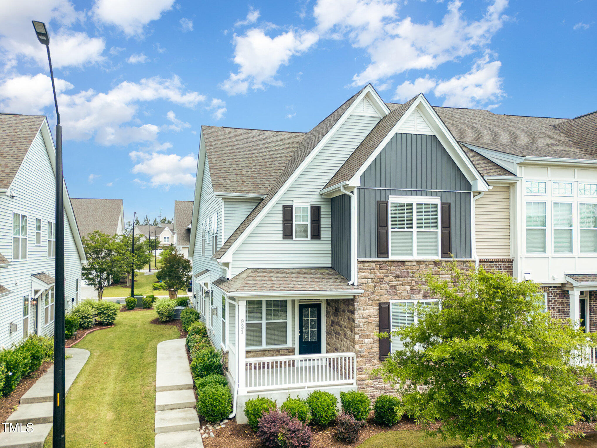 921 Rosepine Drive