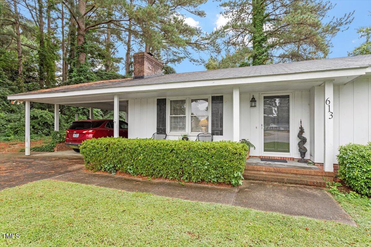 613 Devon Place