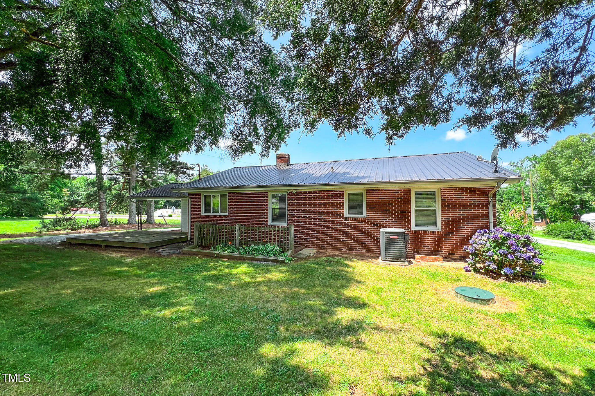 111 Dee Long Road