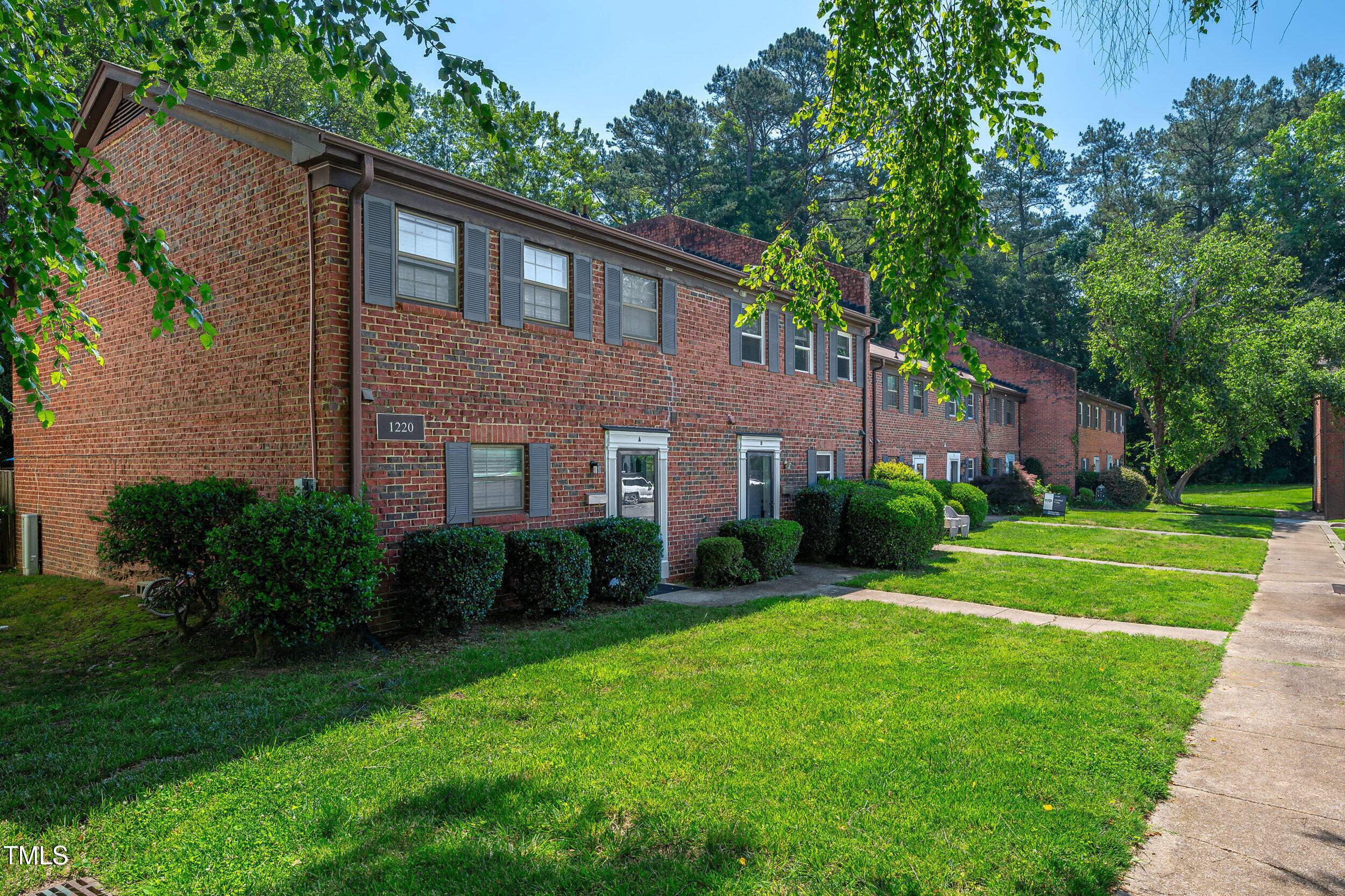 1220 Manassas Court B