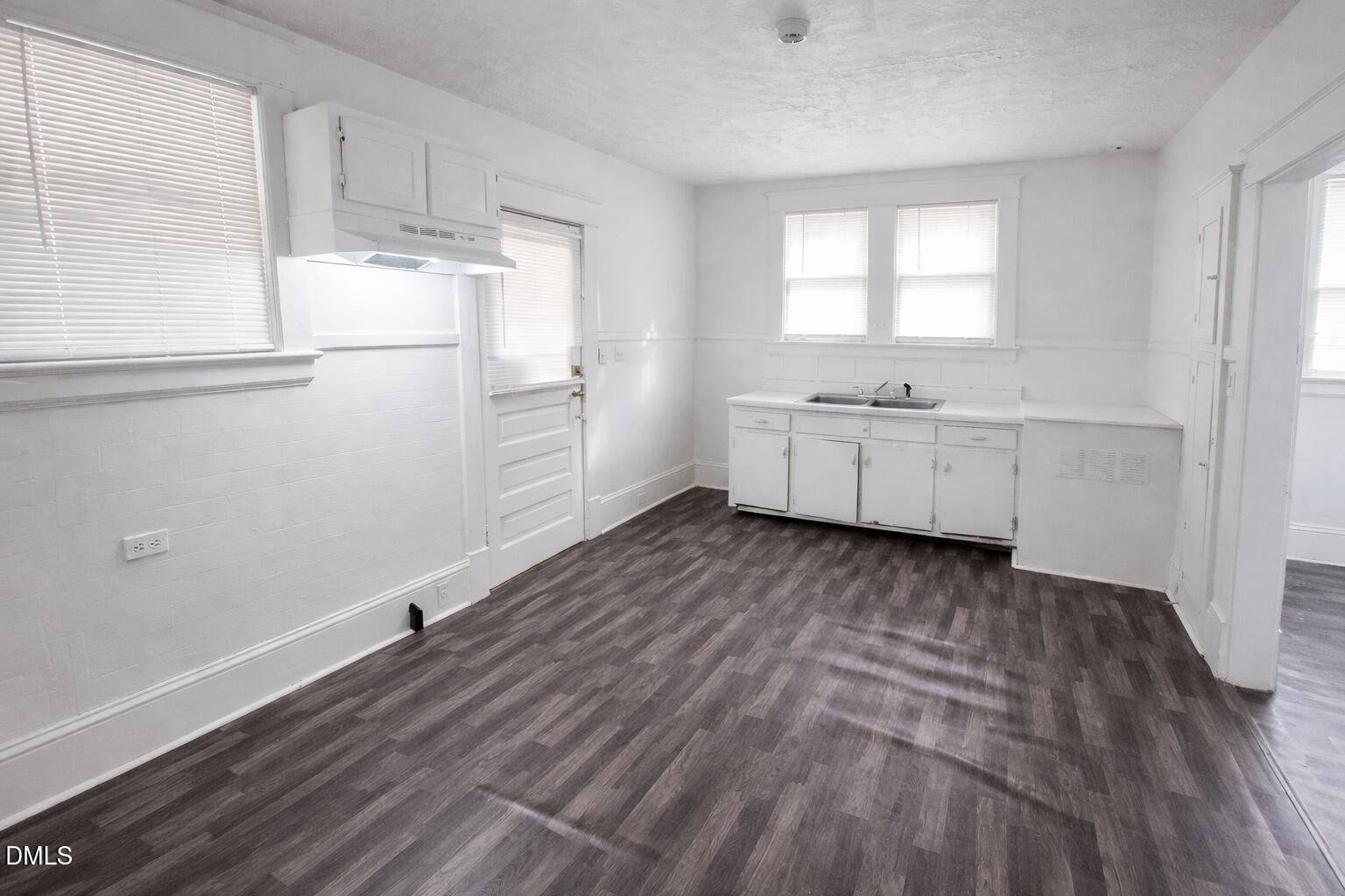 421 N Daughtry Street