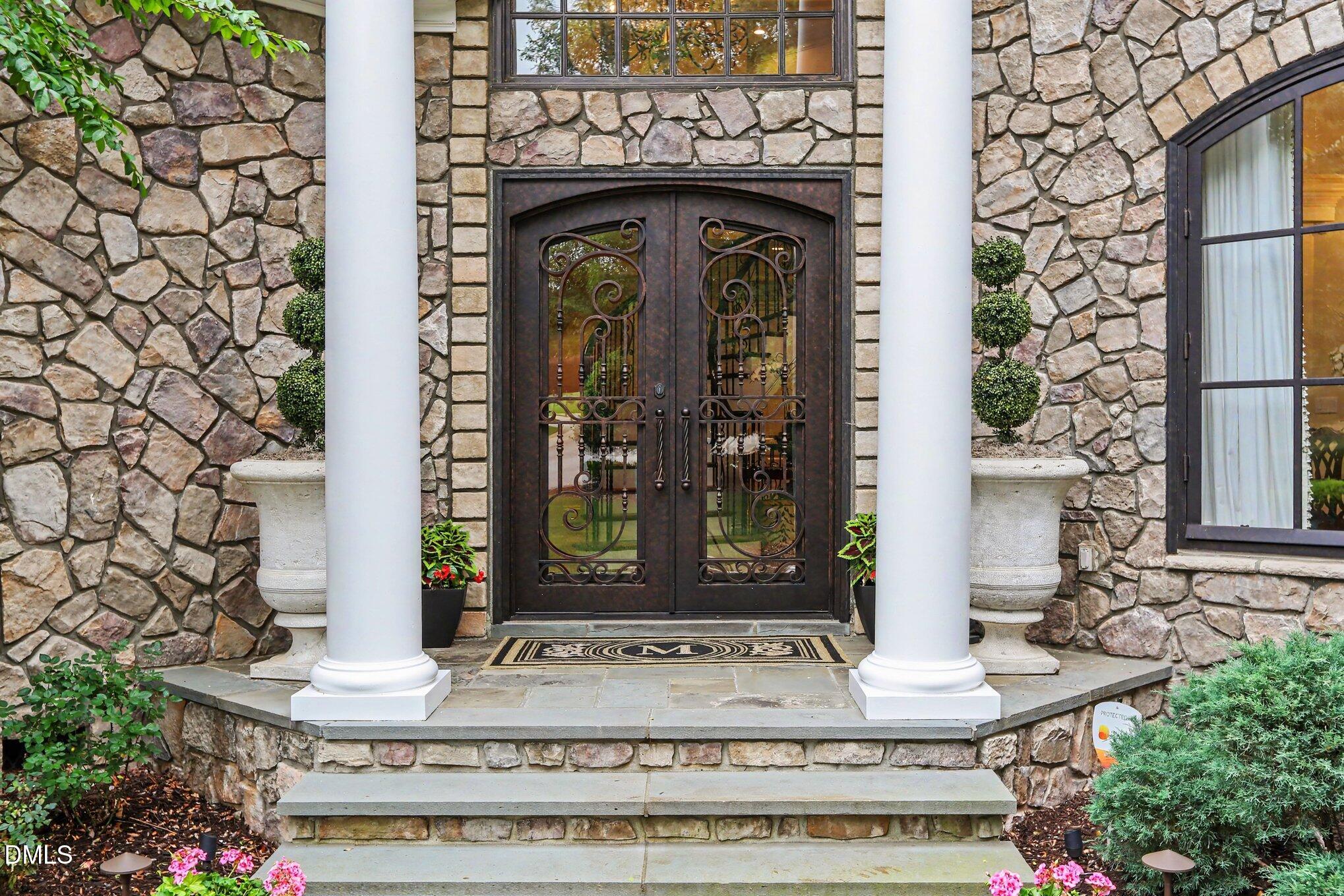2317 Victoria Park Lane