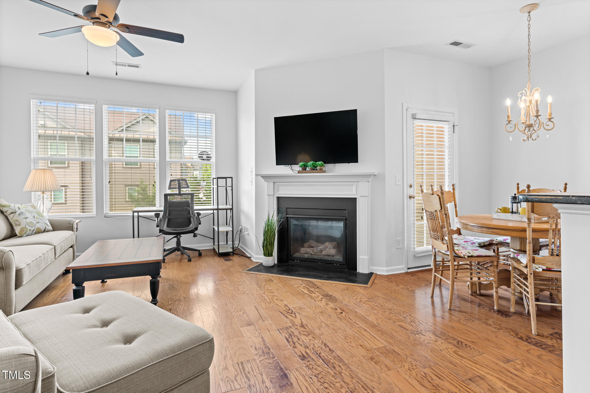 Raleigh, North Carolina 27617, United States, 3 Bedrooms Bedrooms, ,4 BathroomsBathrooms,Residential,Pending,114746