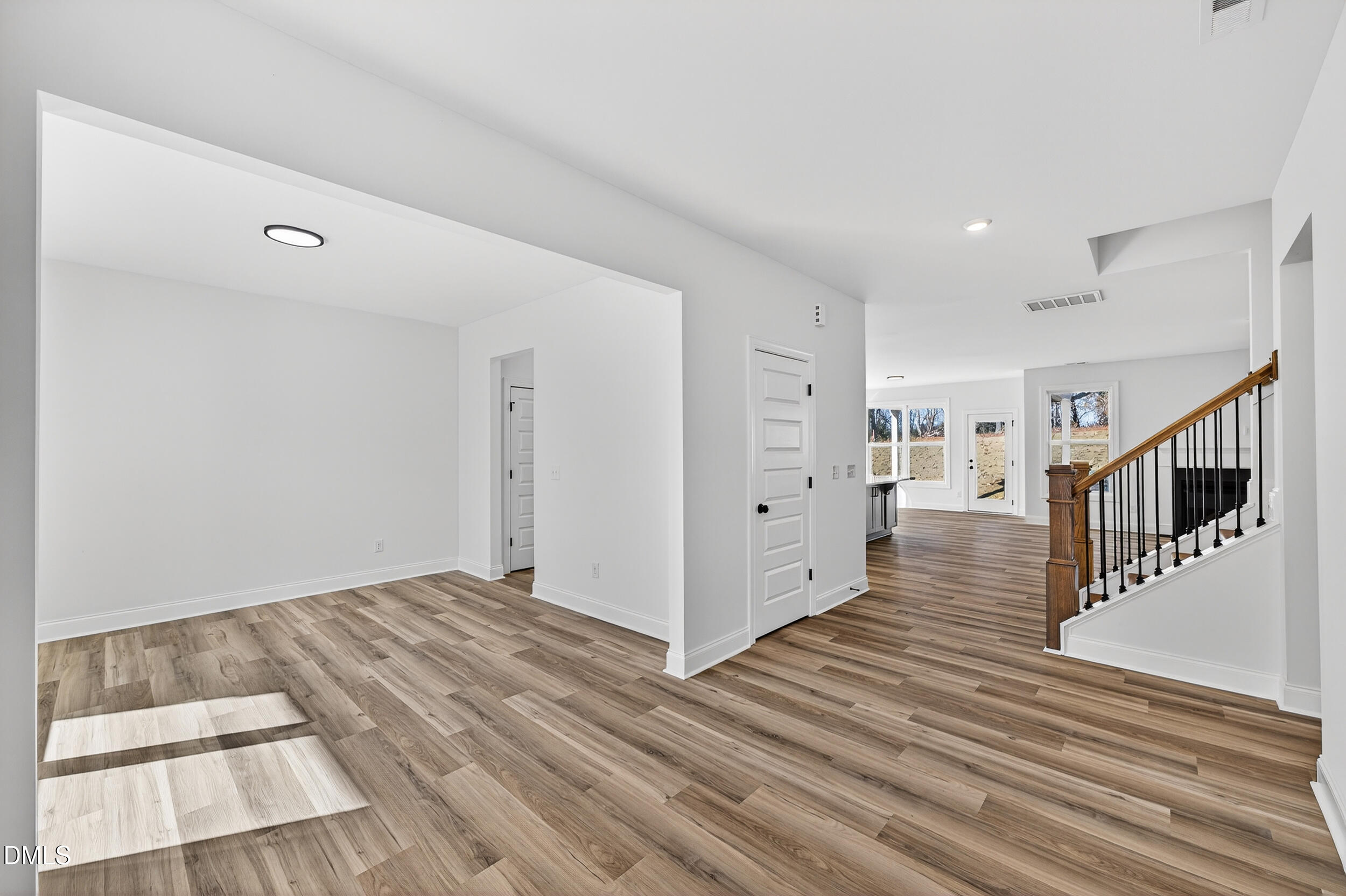 122 W Fountainhead Lane