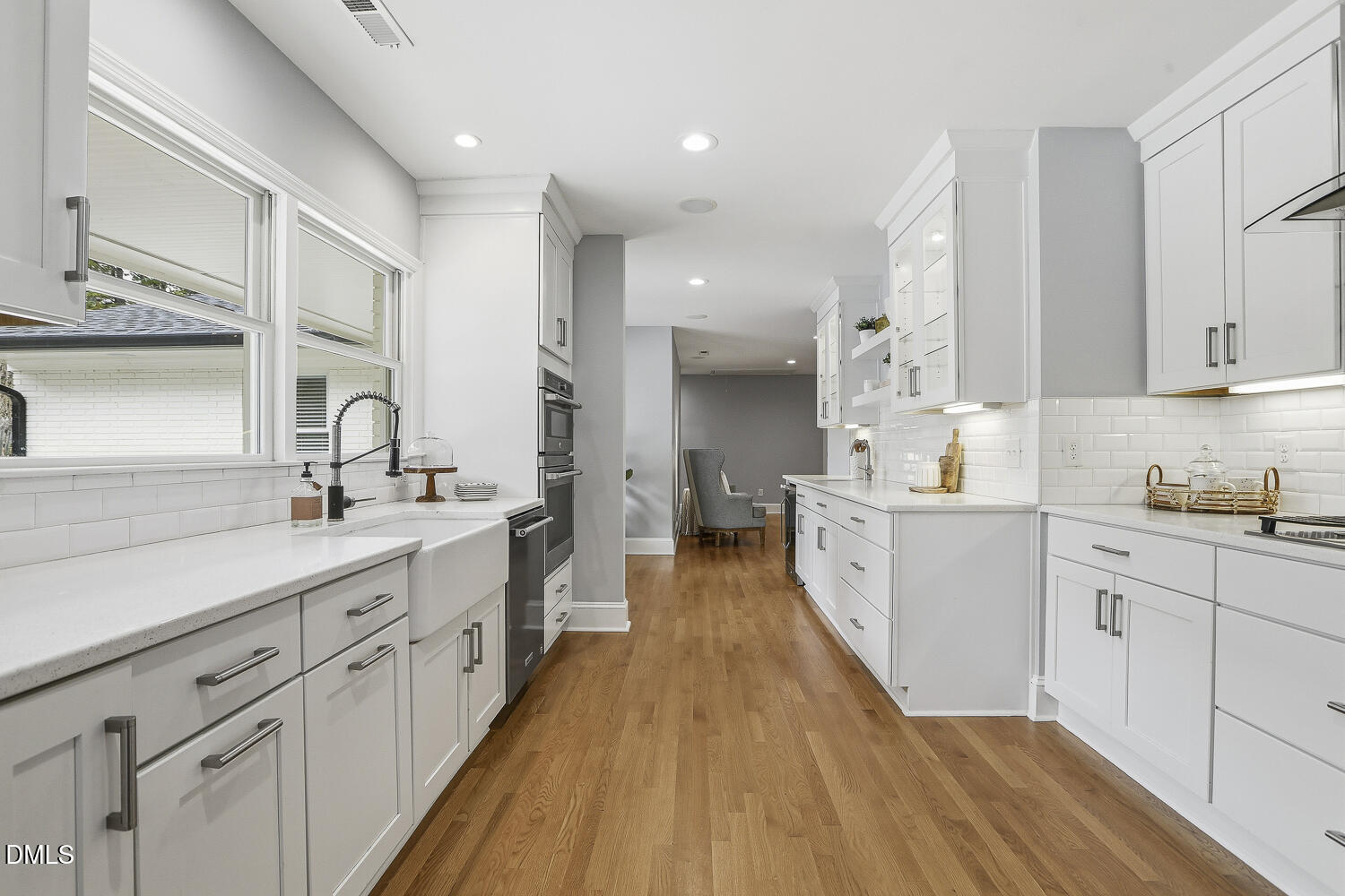 100 W Lakeside Drive