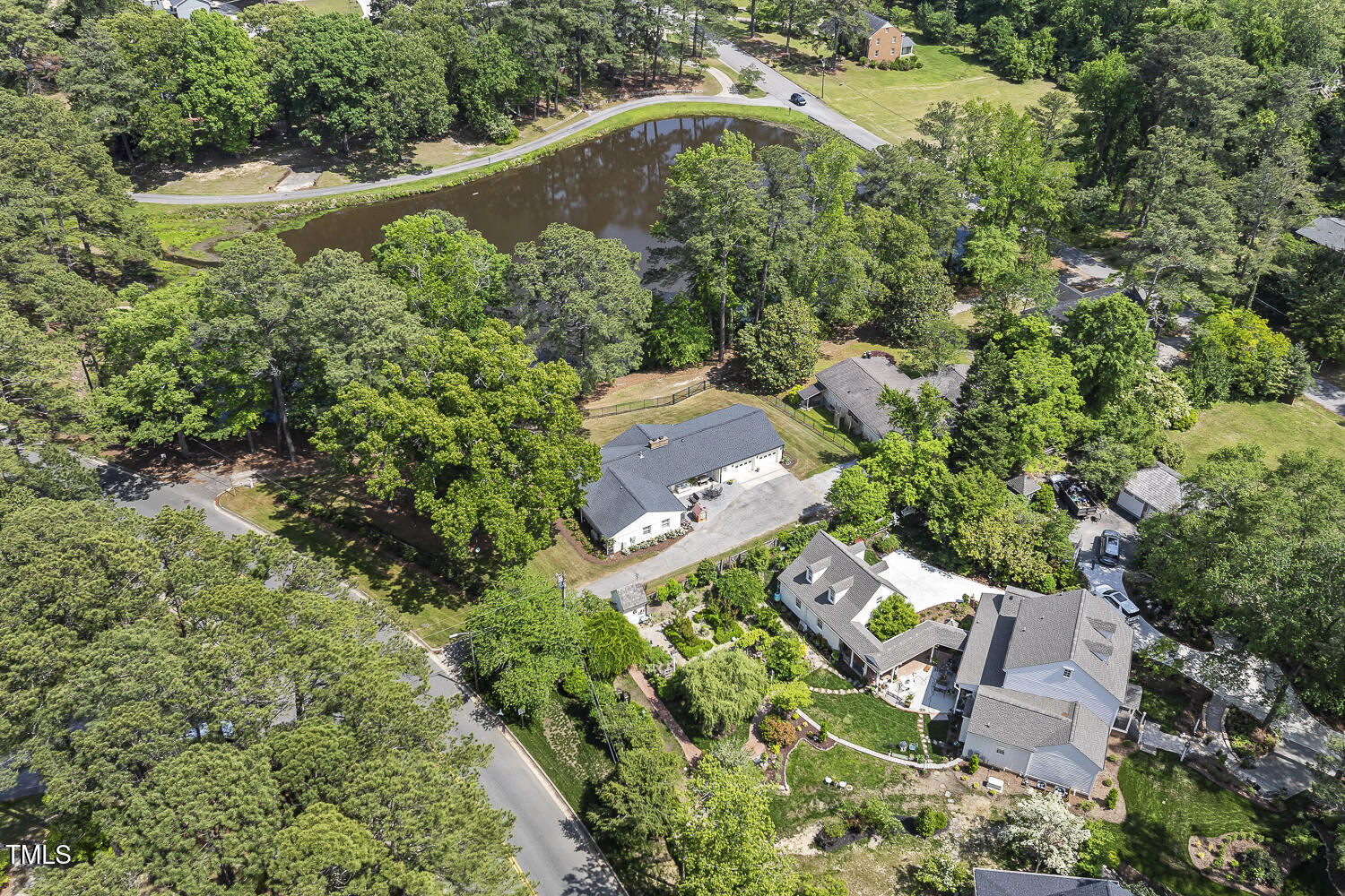 100 W Lakeside Drive