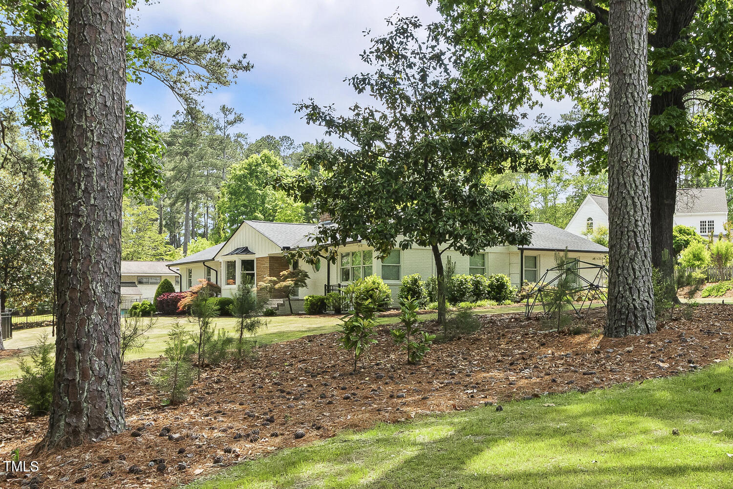 100 W Lakeside Drive