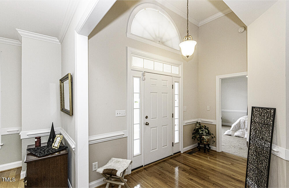 9123 Thomas Road