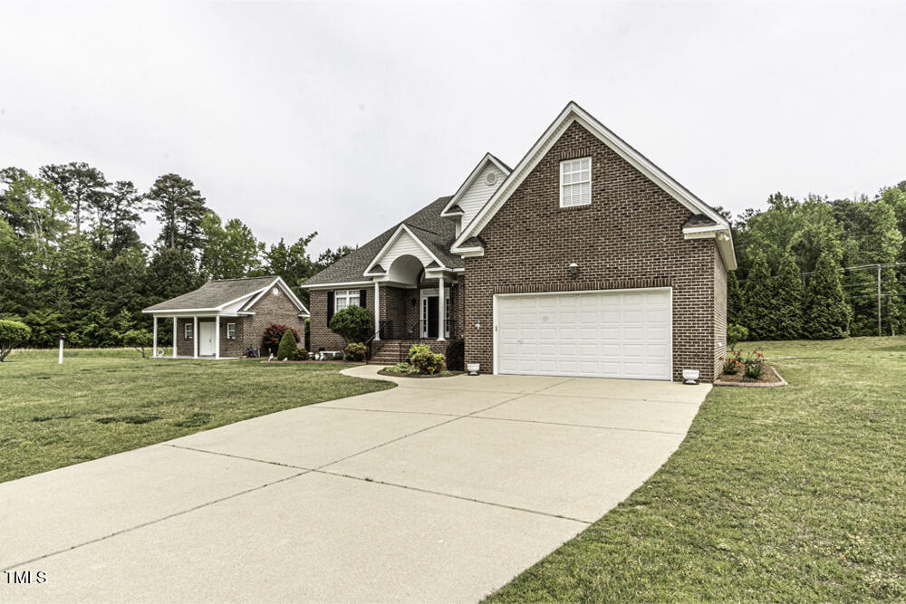 9123 Thomas Road