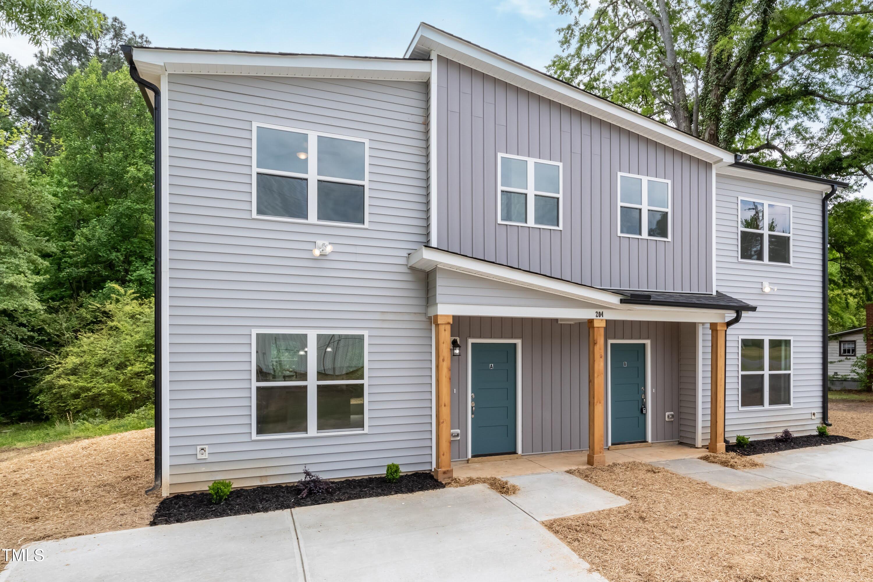 1057 |1059 E Harnett Street
