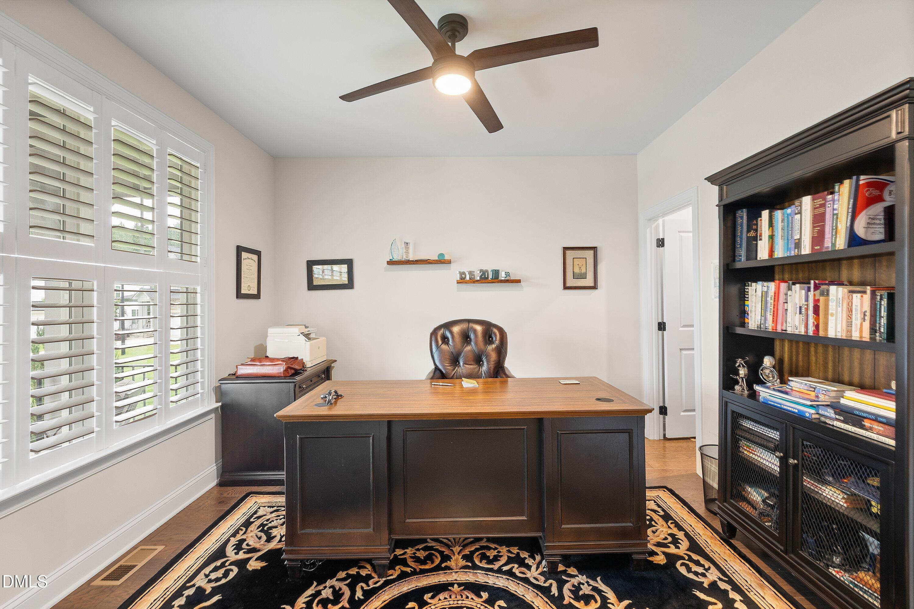 1317 Magnolia Gln Circle