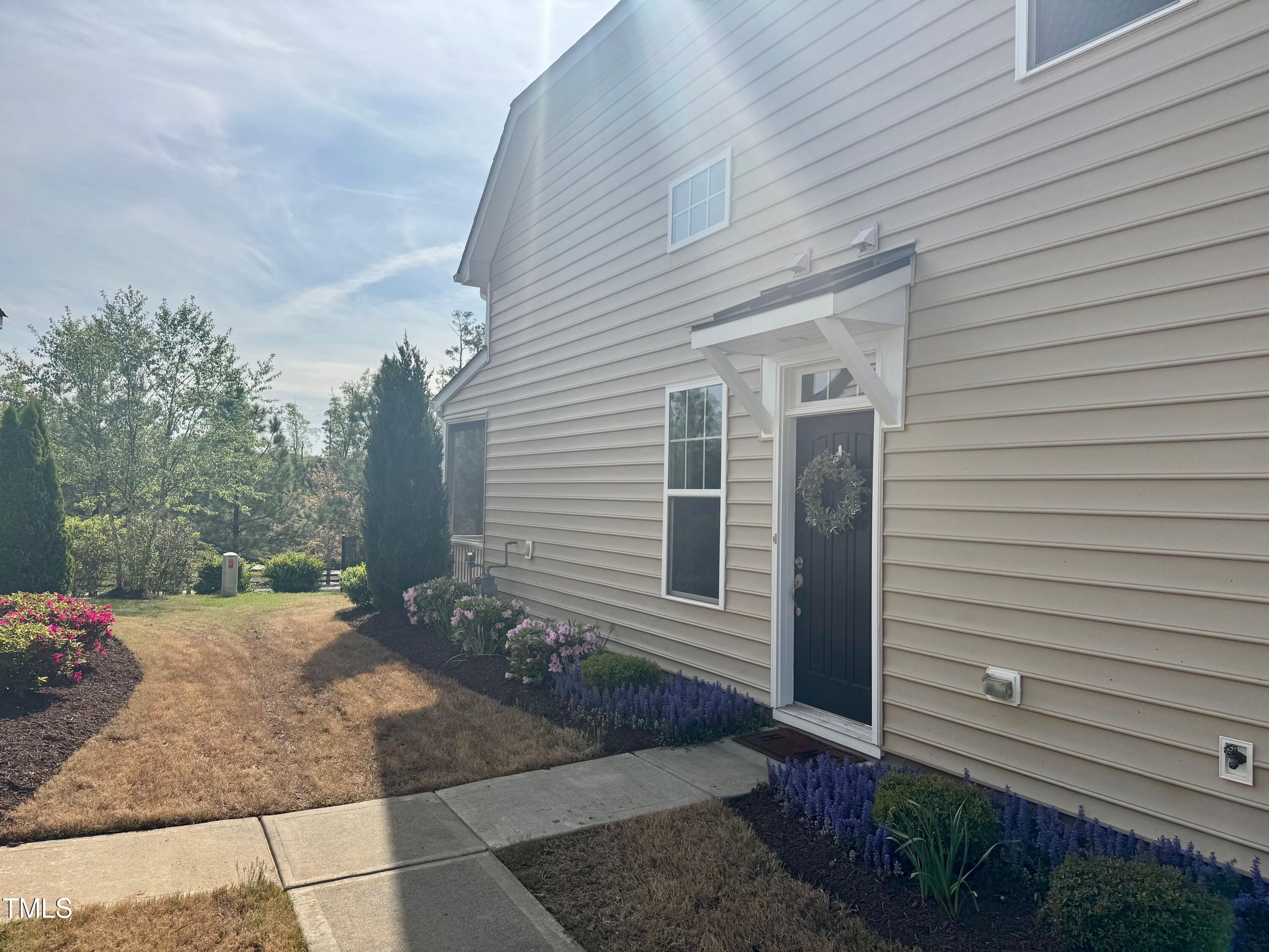 318 Acorn Hollow Place