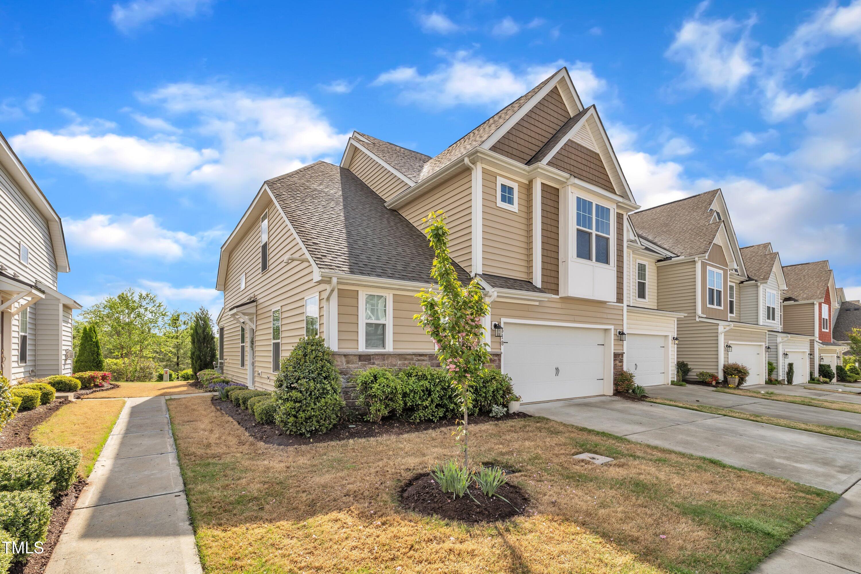 318 Acorn Hollow Place
