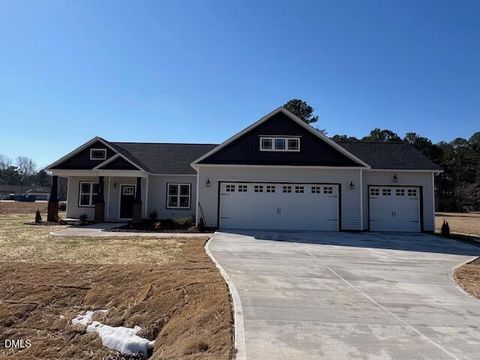 Photo of 100 Lynn Lane, Selma, NC 27576 (MLS # 10123950)