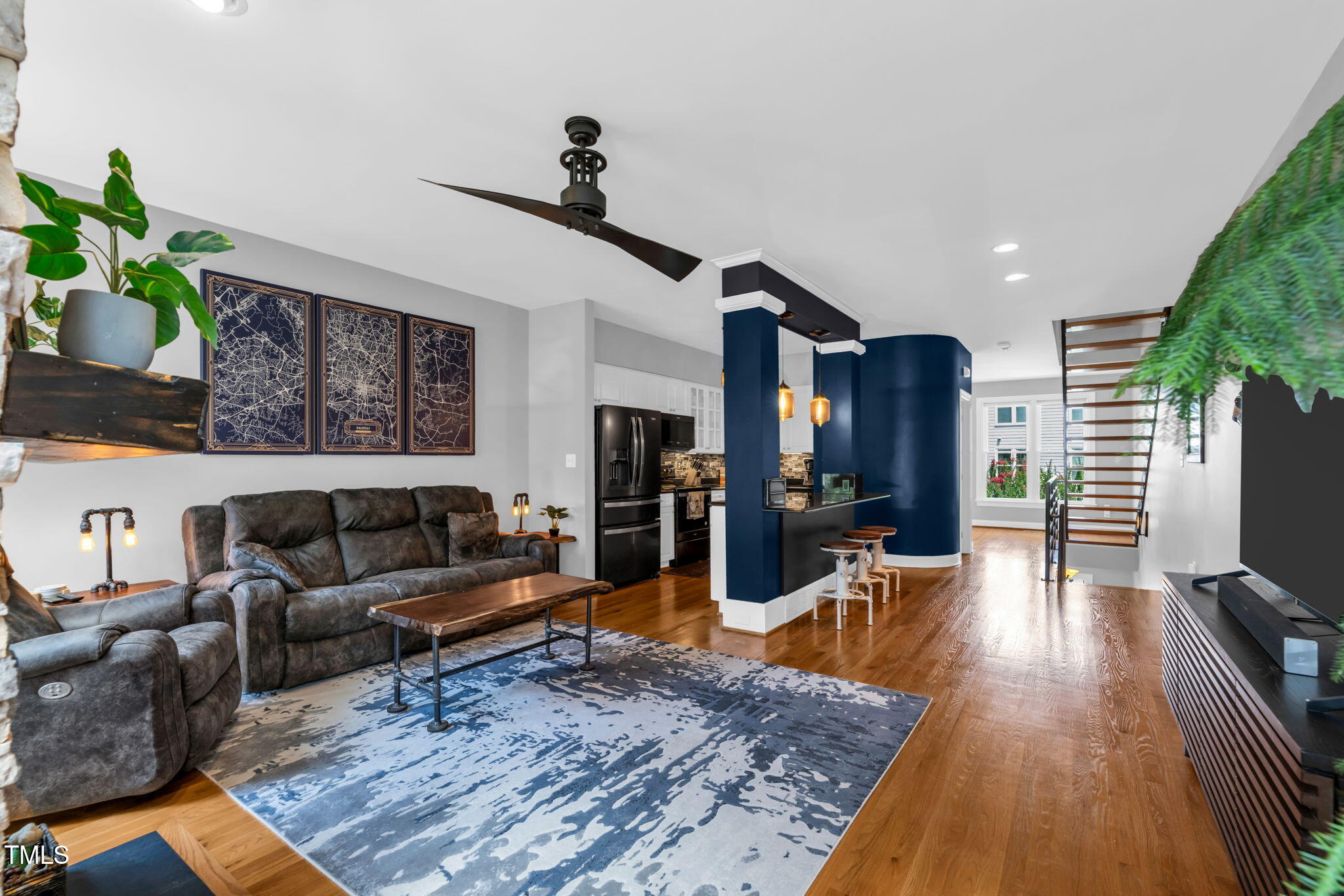 701 W Lane Street 103