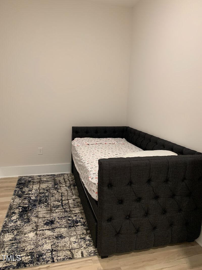 2441 Campus Shore 402