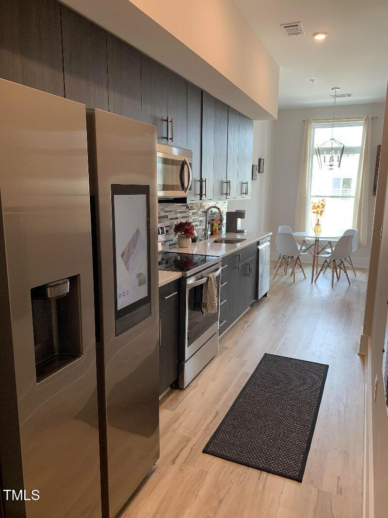 2441 Campus Shore 402