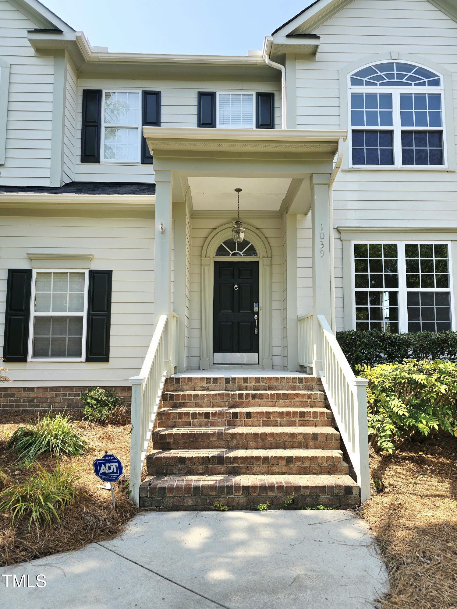 1039 Bellenden Drive