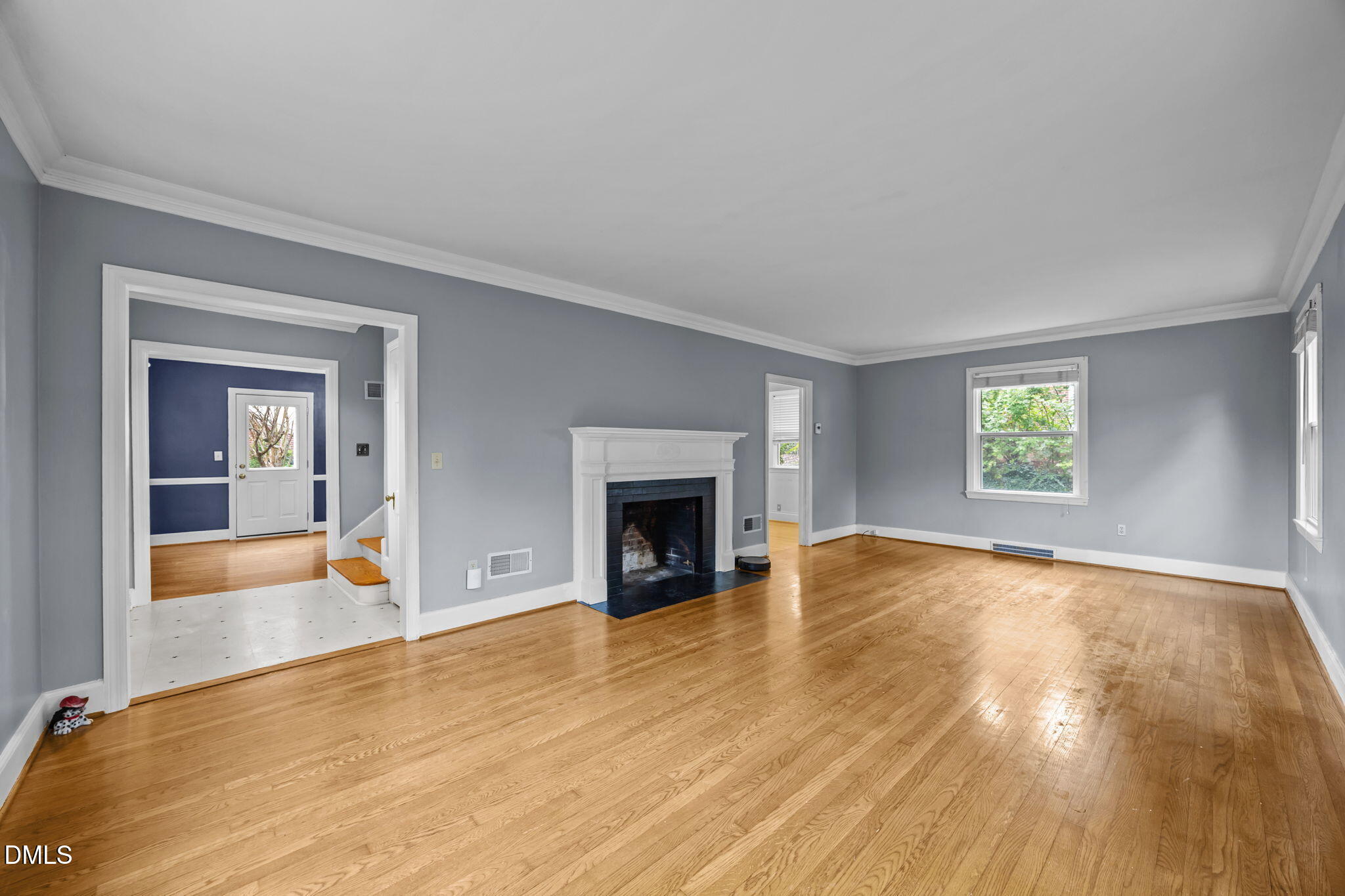 616 W Willowbrook Drive