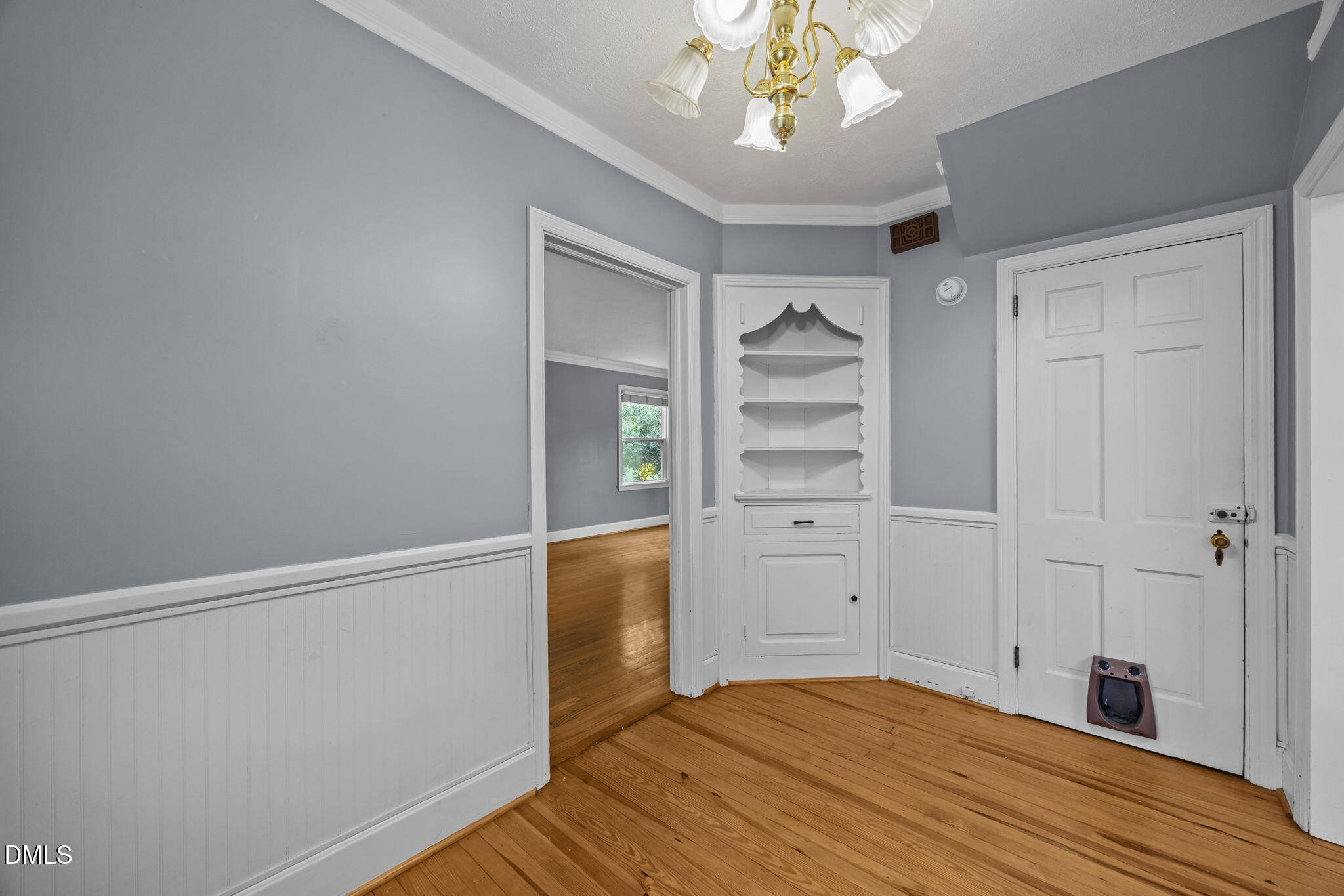 616 W Willowbrook Drive