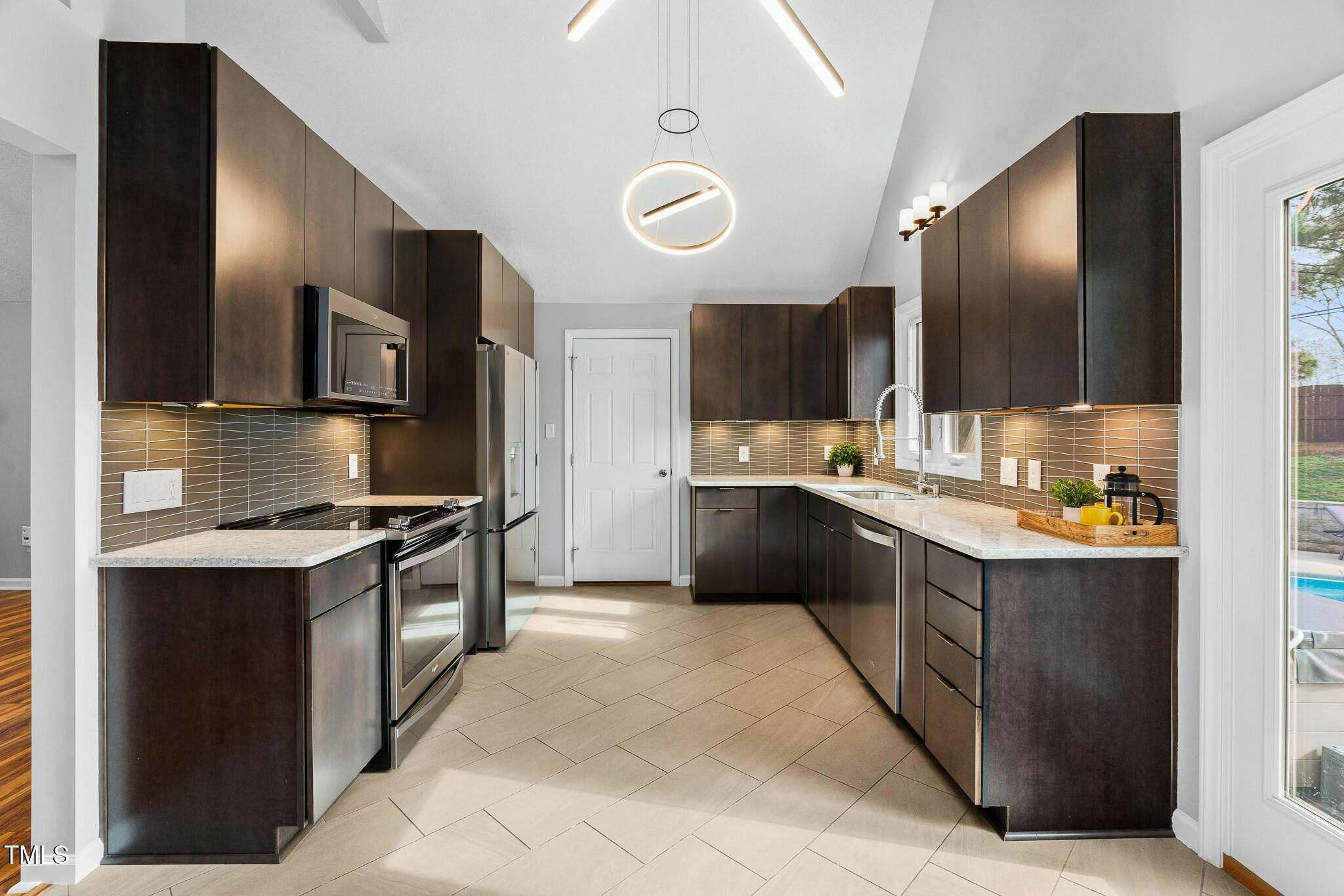 Apex, North Carolina 27502, United States, 3 Bedrooms Bedrooms, ,2 BathroomsBathrooms,Residential,Pending,84282