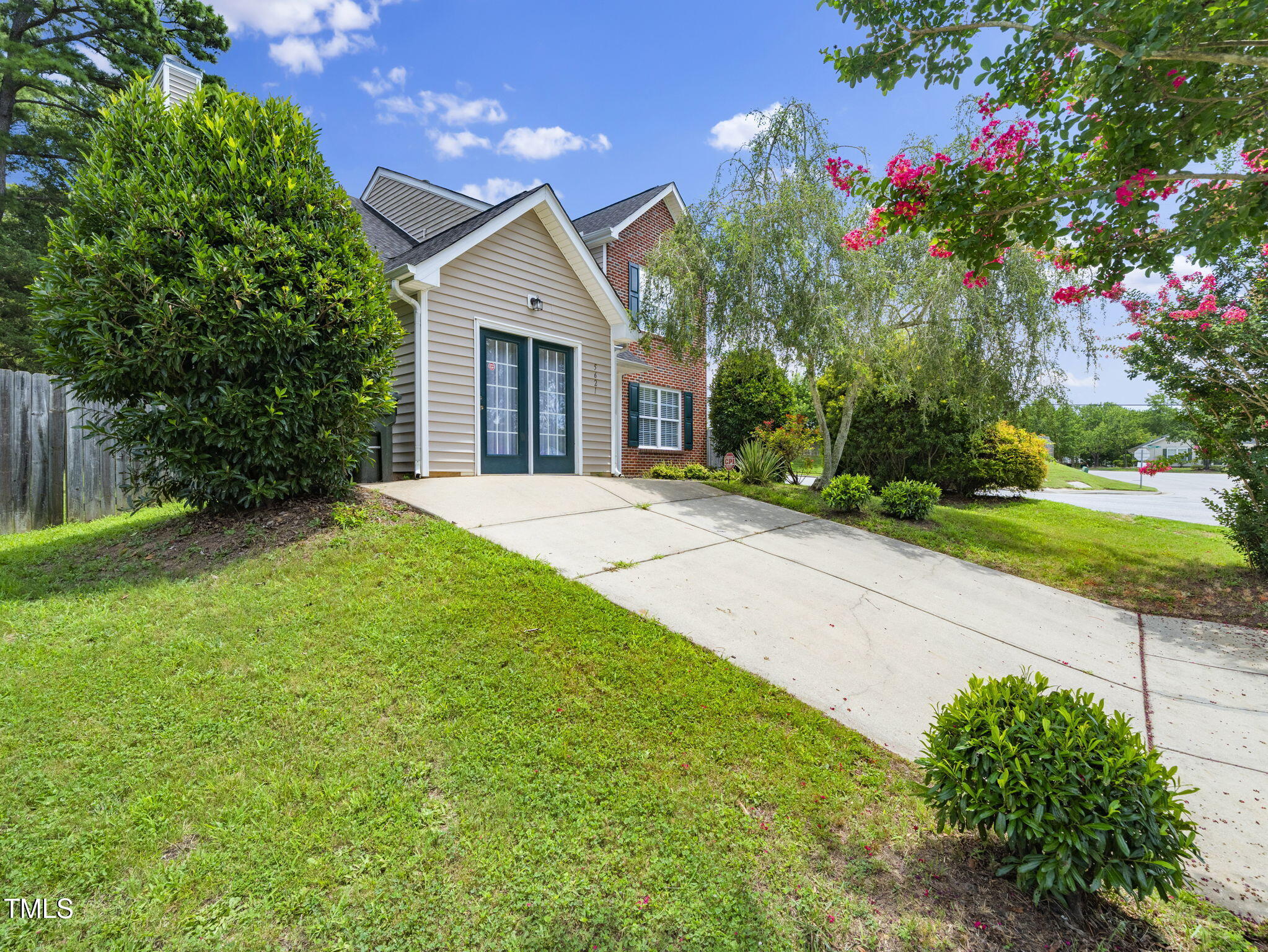 5621 Advantis Drive