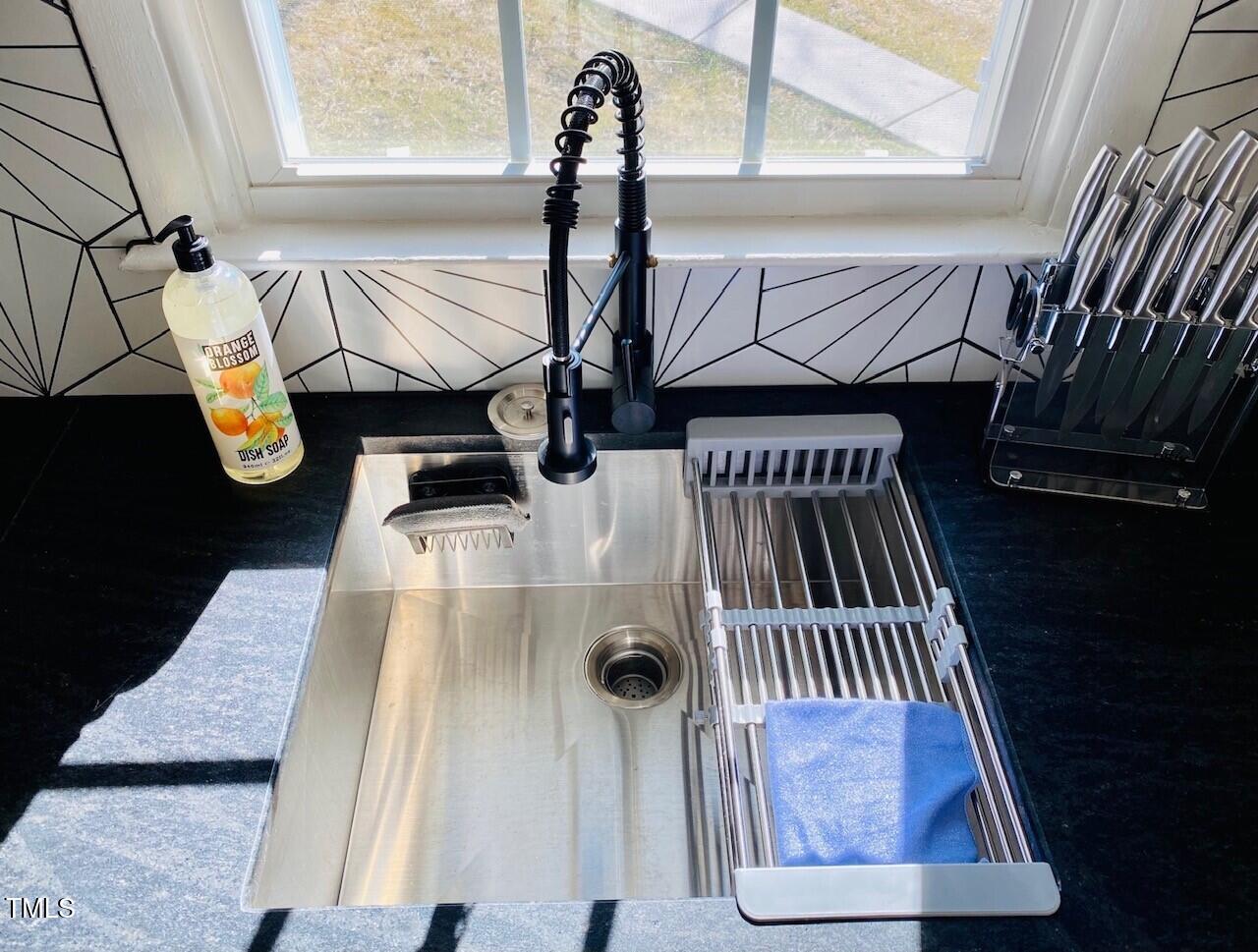 Apex, North Carolina 27502, United States, 2 Bedrooms Bedrooms, ,1 BathroomBathrooms,Residential,Pending,3394