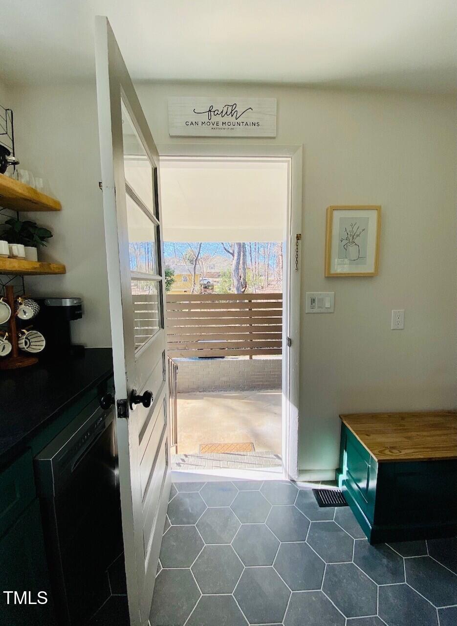 Apex, North Carolina 27502, United States, 2 Bedrooms Bedrooms, ,1 BathroomBathrooms,Residential,Pending,3394