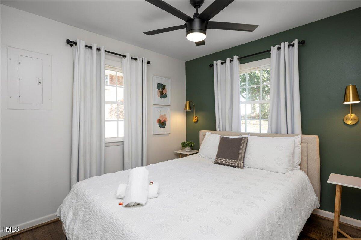 Apex, North Carolina 27502, United States, 2 Bedrooms Bedrooms, ,1 BathroomBathrooms,Residential,Pending,3394