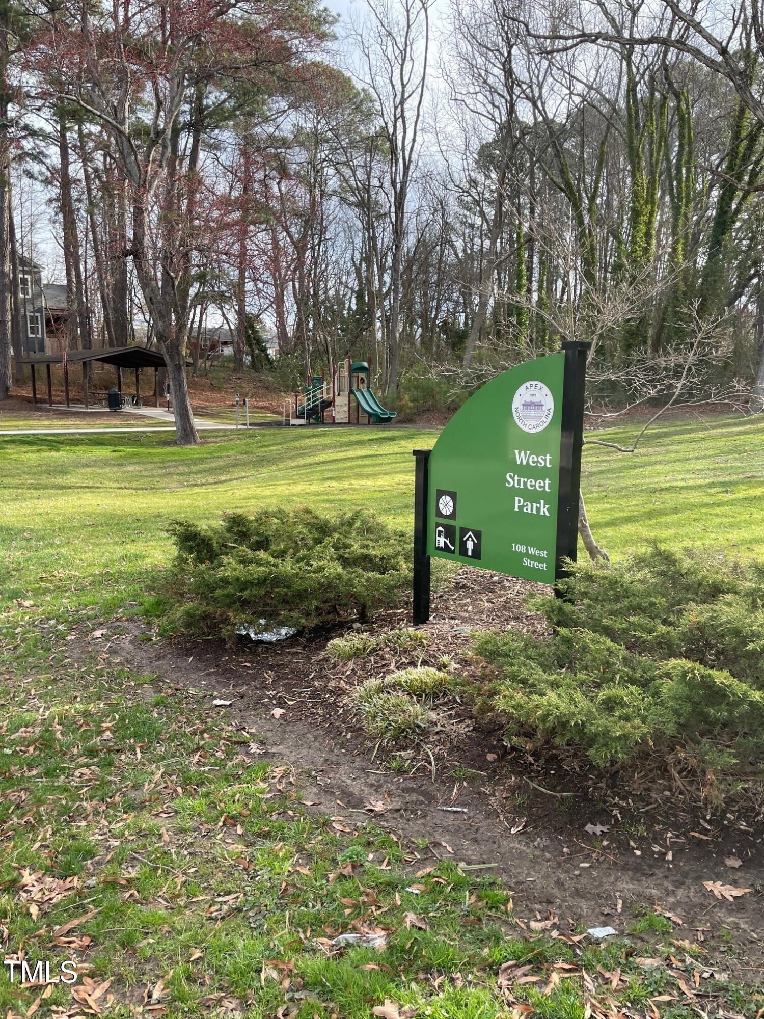 Apex, North Carolina 27502, United States, 2 Bedrooms Bedrooms, ,1 BathroomBathrooms,Residential,Pending,3394