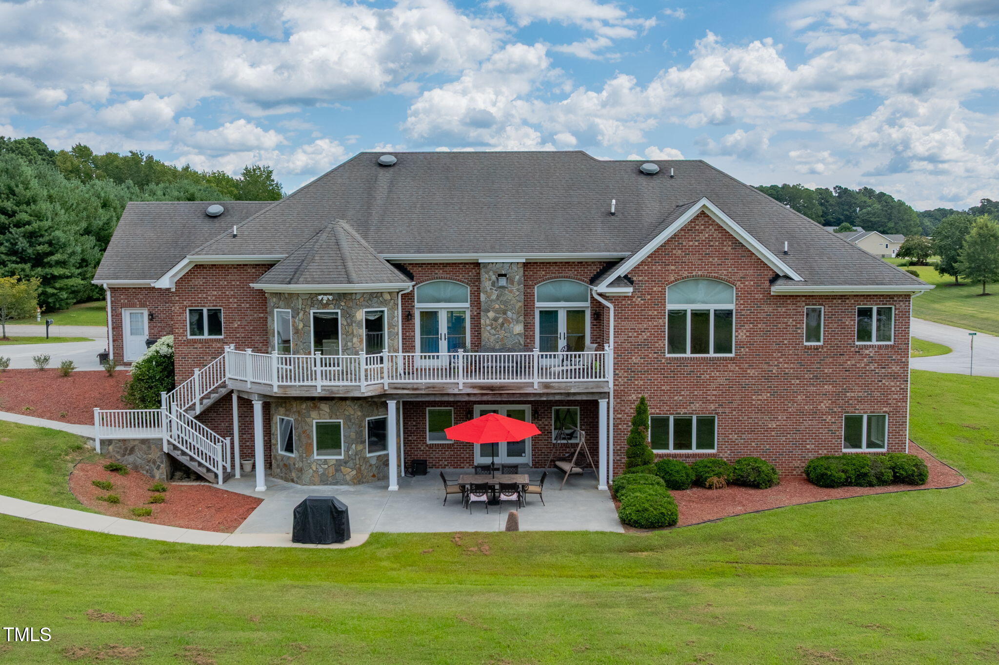 207 Apple Street