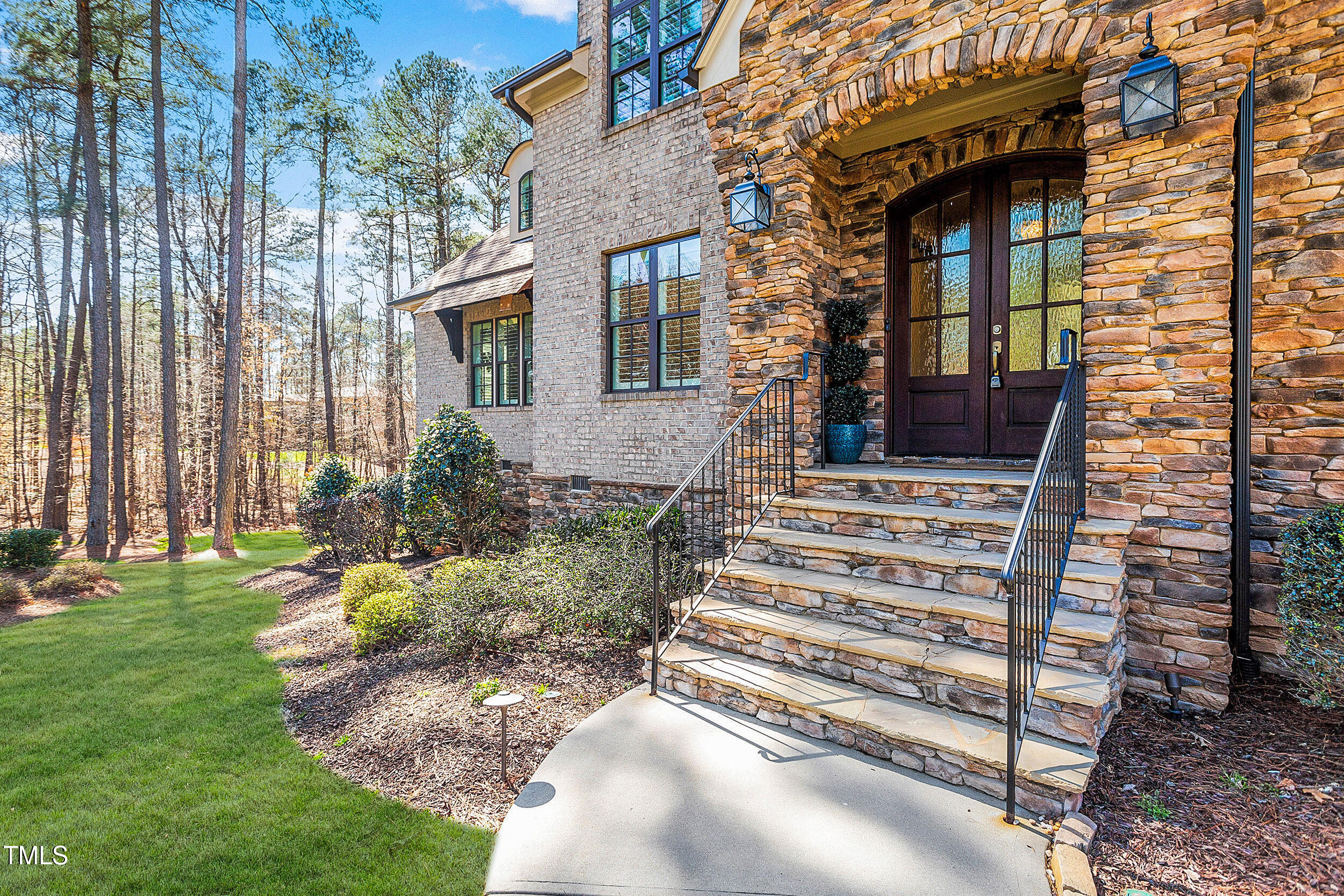 1001 Welch Lane