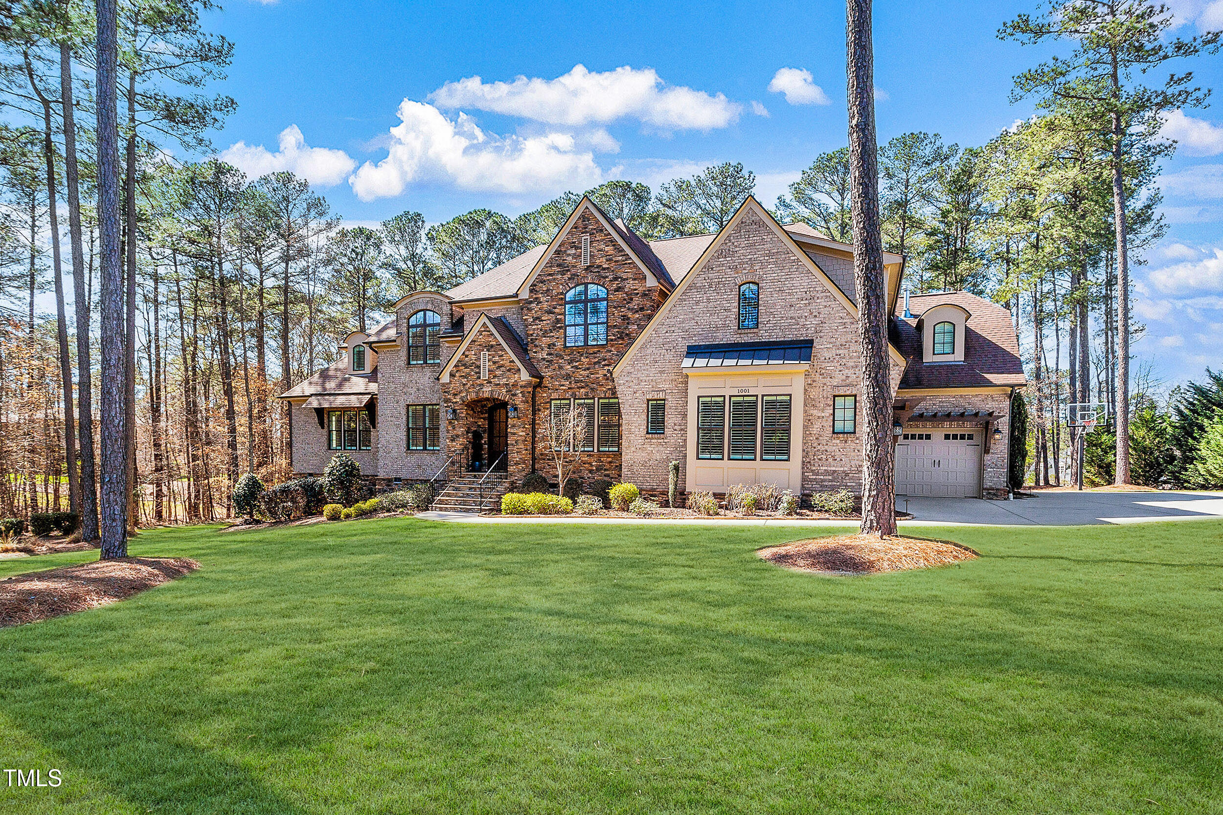 1001 Welch Lane