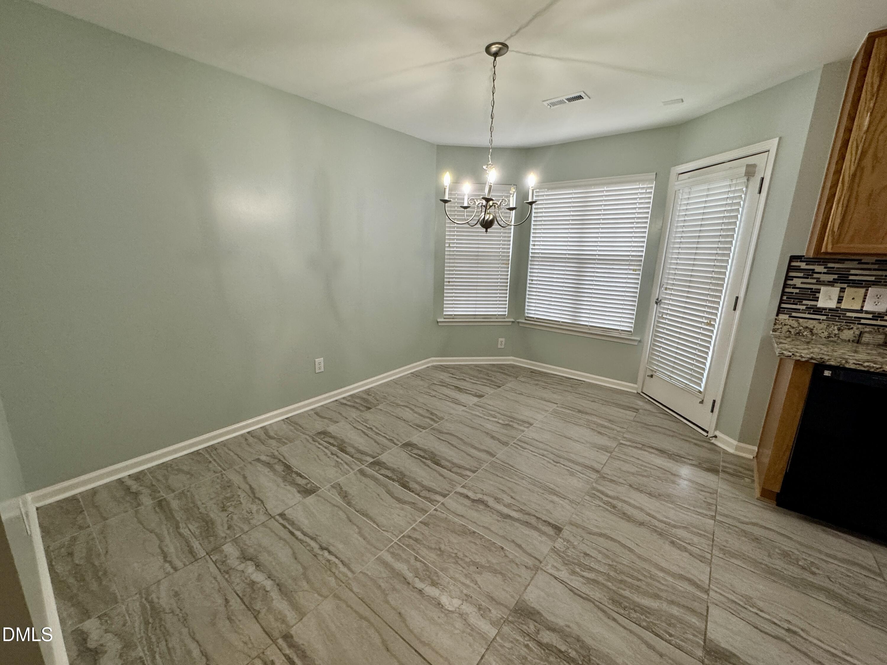 125 River Pearl Street