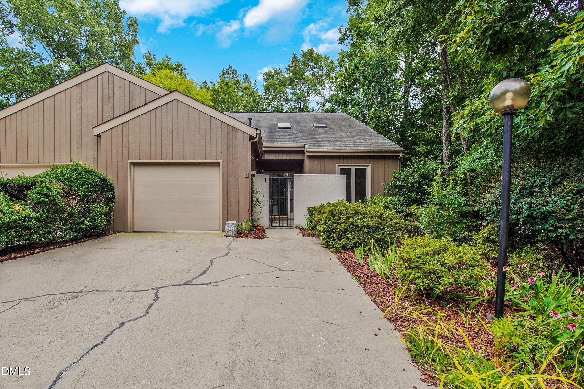 1 Ellsworth Court