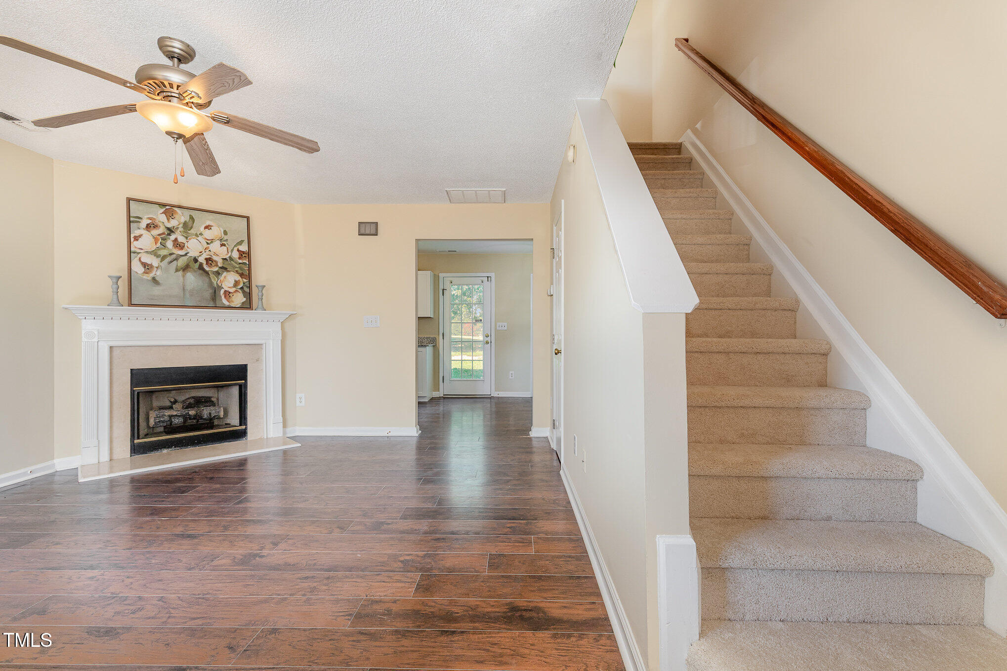 2125 Ventana Lane